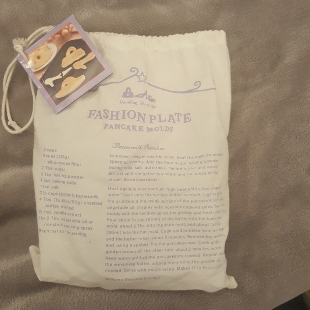 NEW Williams Sonoma Fashion Plate Pancake Molds